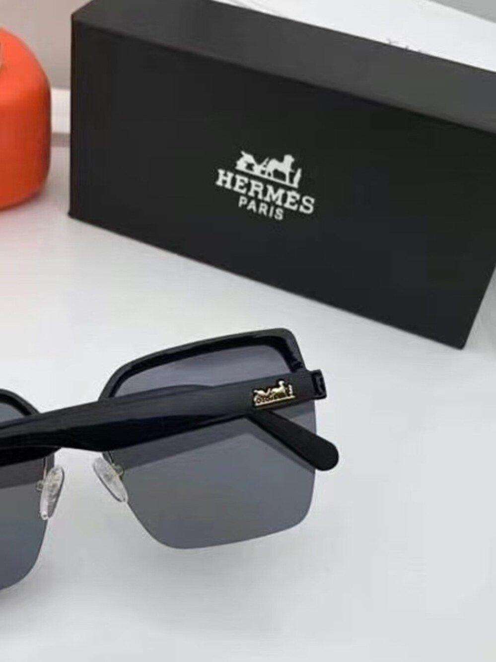 Hermès Square Rimless Sunglasses - Picture 4 of 4